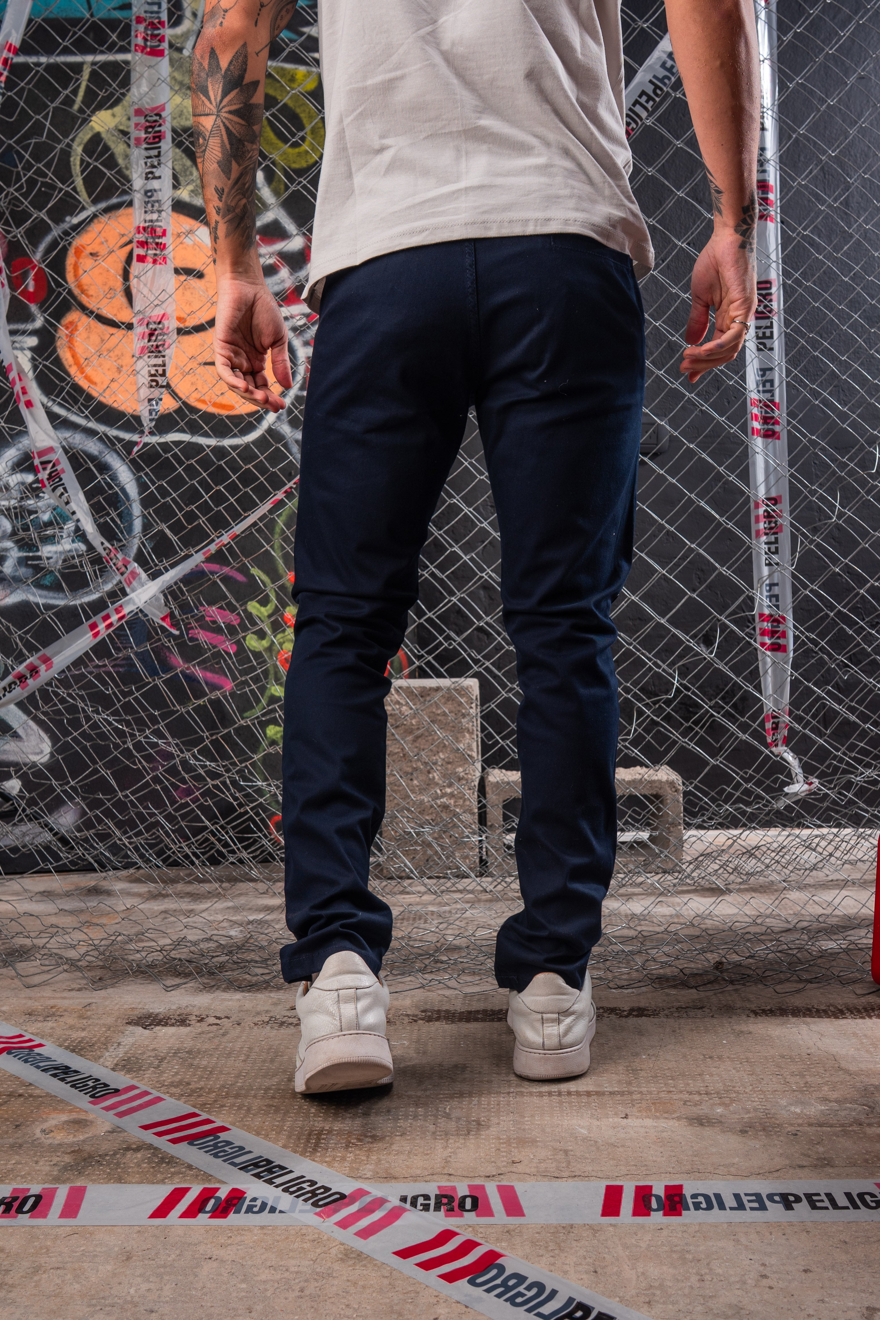 PANTALÓN CHINO AZUL SKINNY