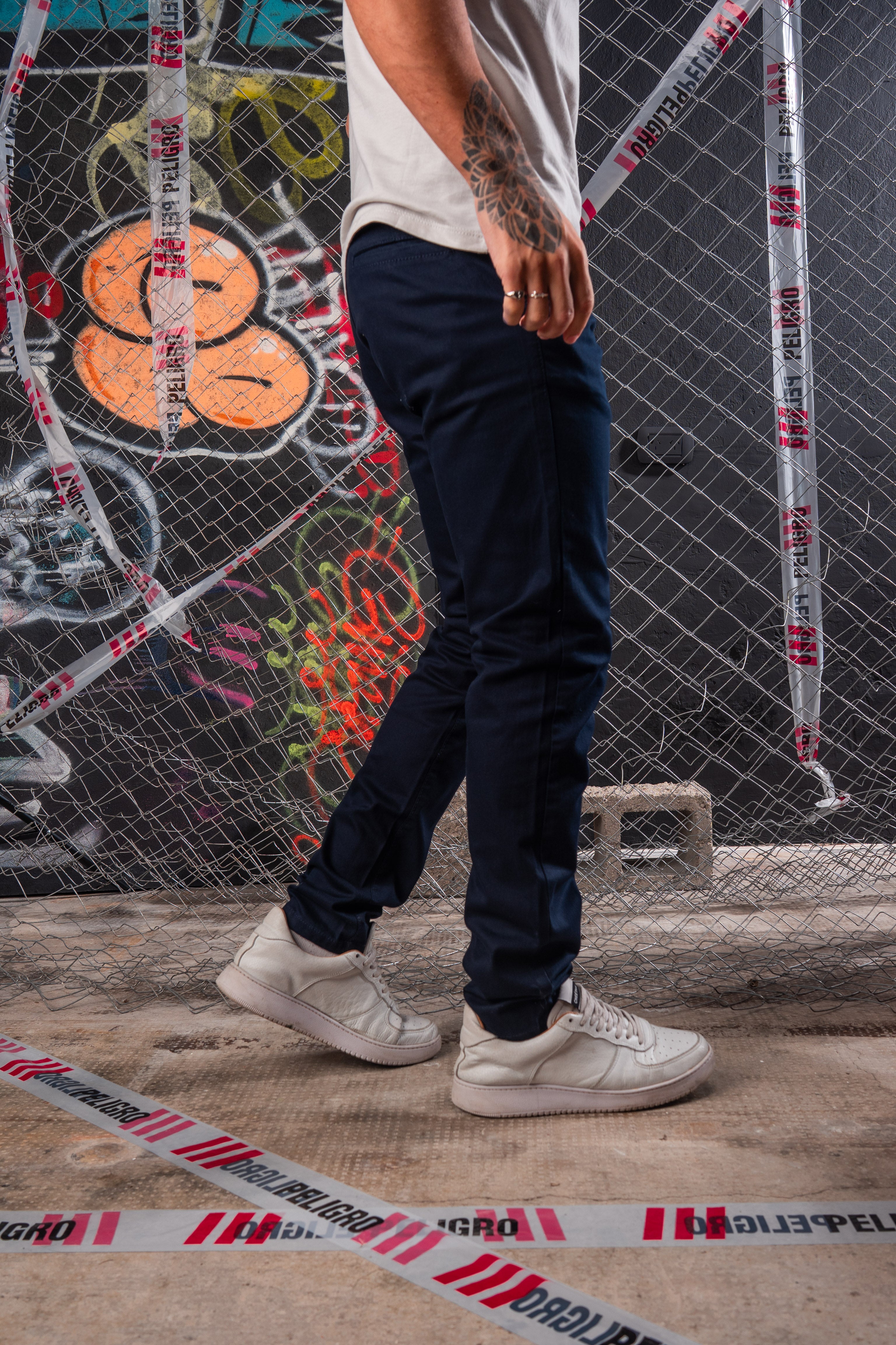 PANTALÓN CHINO AZUL SKINNY