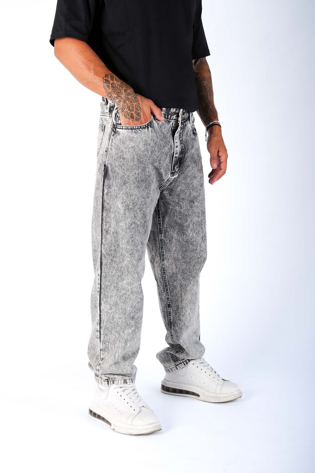 MOM “SNOW BLACK”