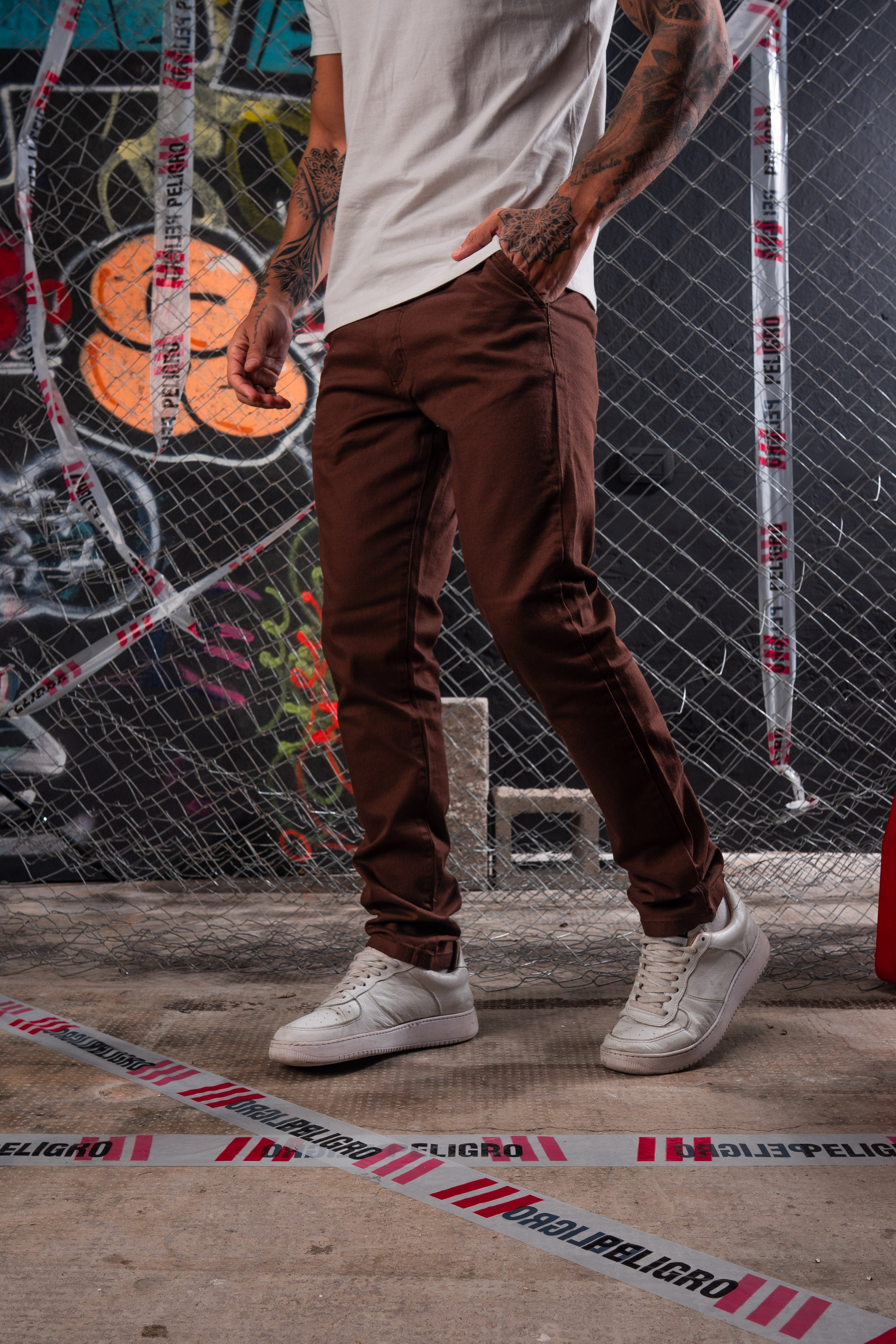 PANTALÓN CHINO CHOCOLATE SKINNY