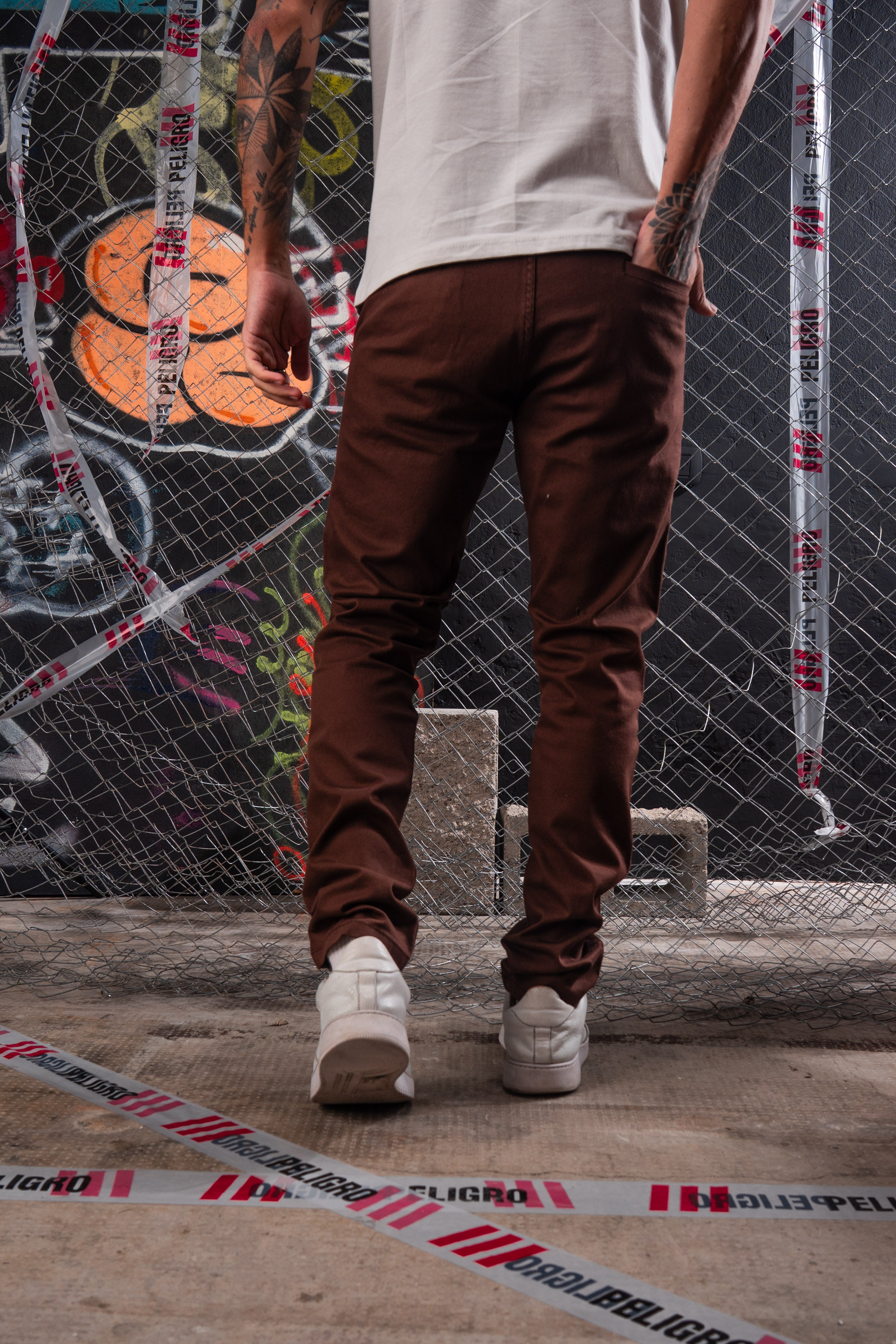 PANTALÓN CHINO CHOCOLATE SKINNY