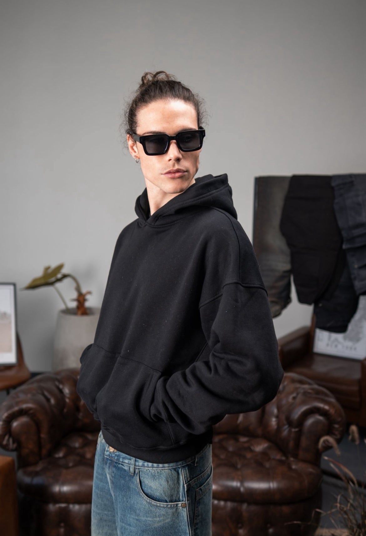 BUZO BOXY FIT NEGRO