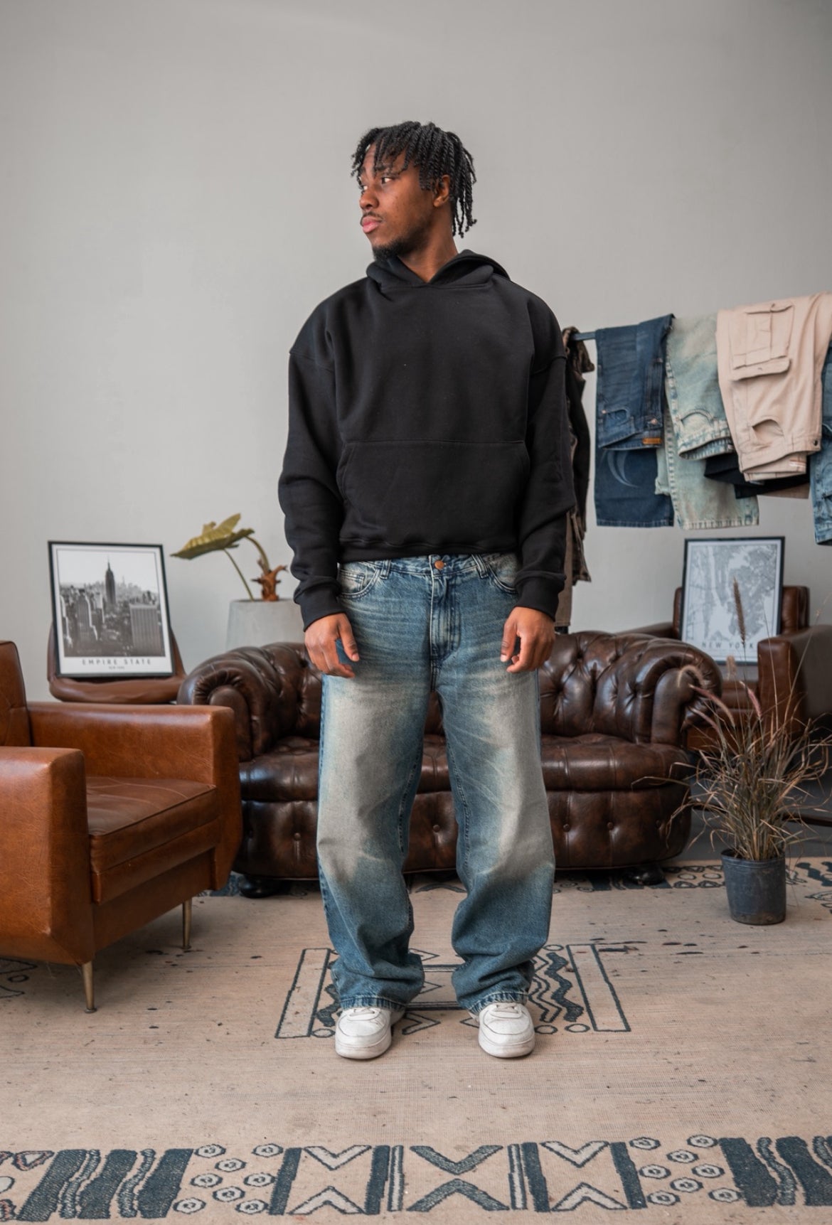 BUZO BOXY FIT NEGRO